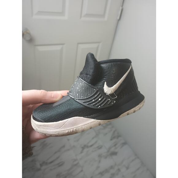 Nike Kyrie 6 Black White Toddler Sneaker Shoe Size 6C - Picture 5 of 8